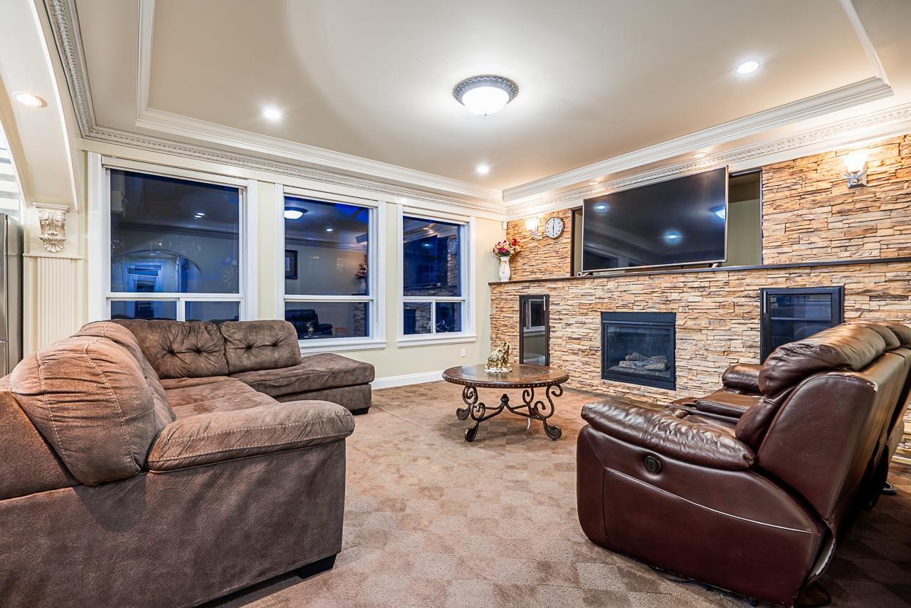 Property at 7333 148 STREET image 2