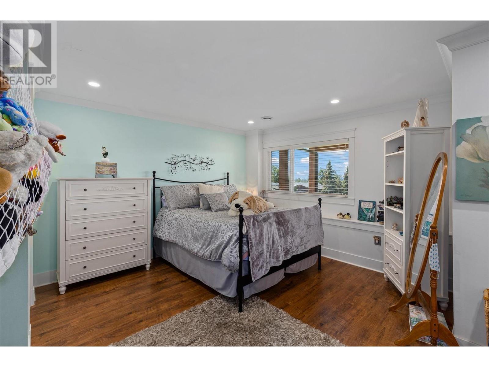 Property at 3668 Luxmoore Road image 3