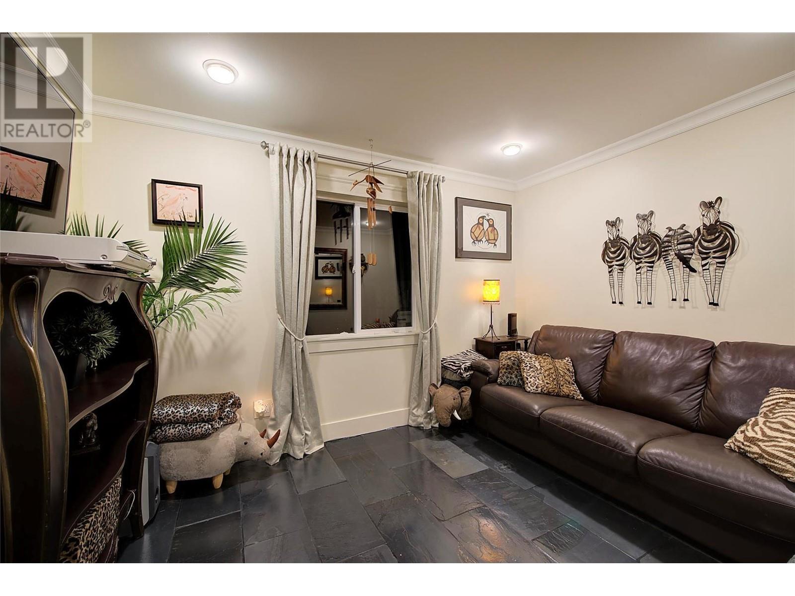 Property at 3668 Luxmoore Road image 2