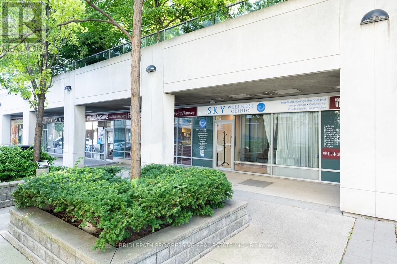 D - 12 HARRISON GARDENS, Toronto, Ontario
