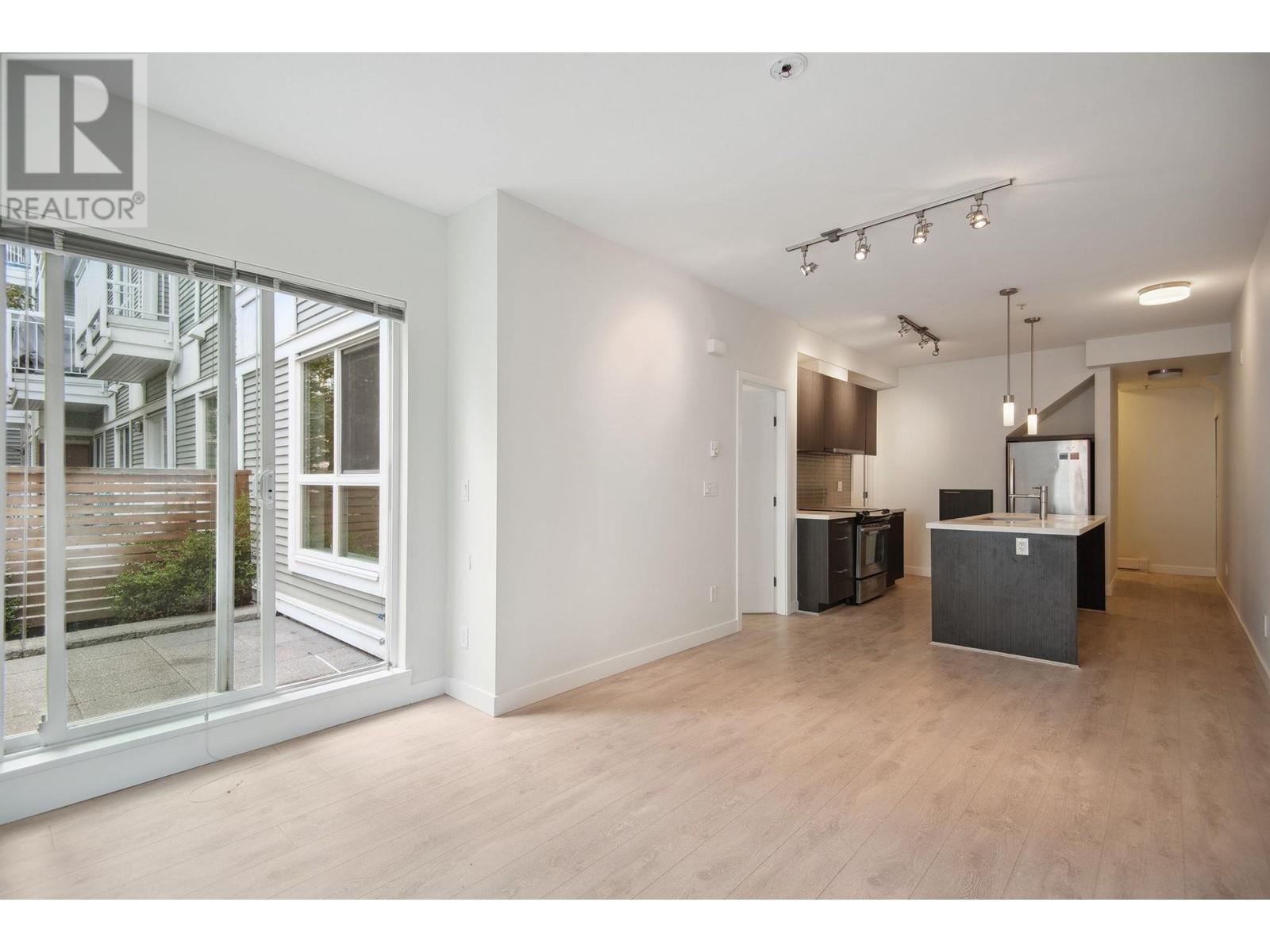 321 618 Langside Avenue, Coquitlam, British Columbia  V3J 0B8 - Photo 4 - R2970682