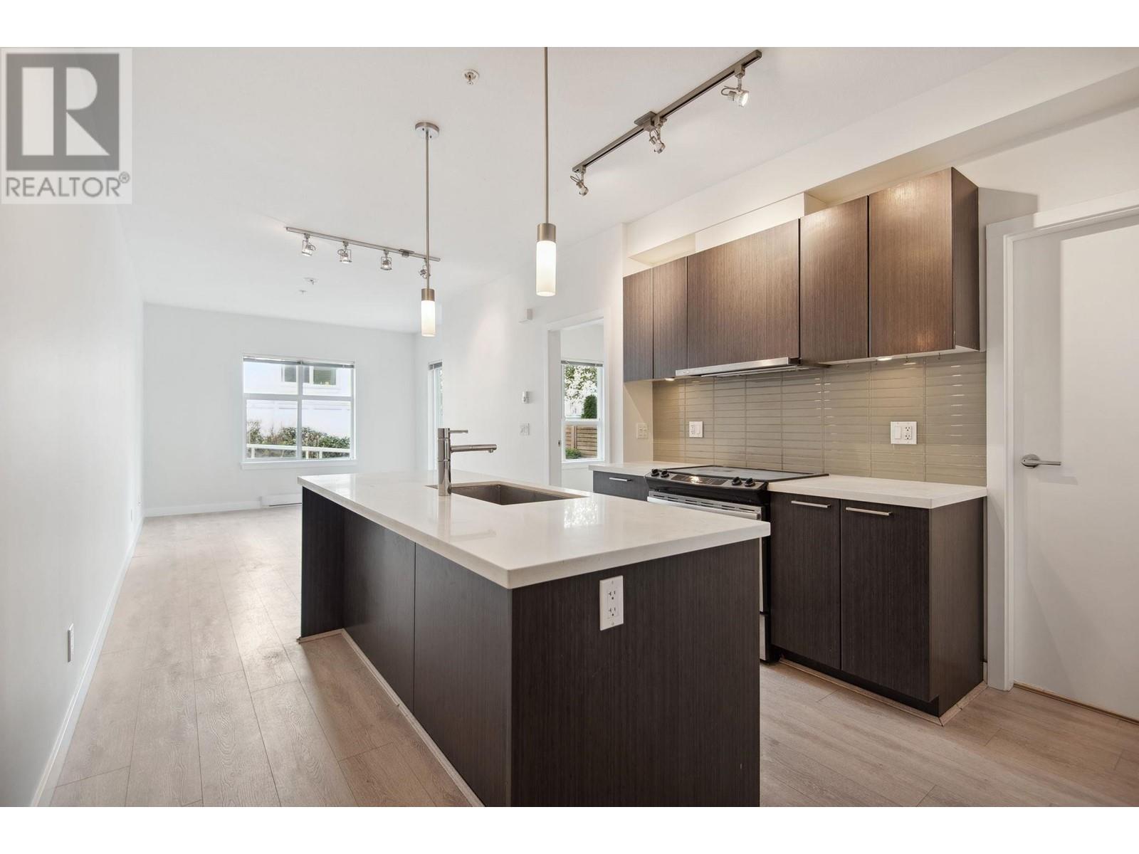321 618 Langside Avenue, Coquitlam, British Columbia  V3J 0B8 - Photo 2 - R2970682