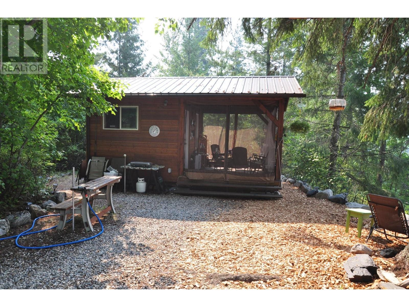 523 Rosebery Loop Road, Rosebery, British Columbia  V0G 1S1 - Photo 11 - 10336970