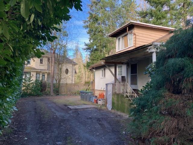 Property at 1695 136 STREET image 4