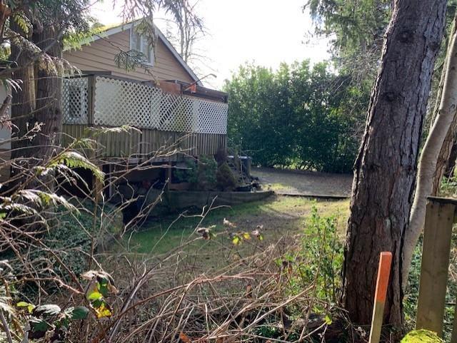 Property at 1695 136 STREET image 3