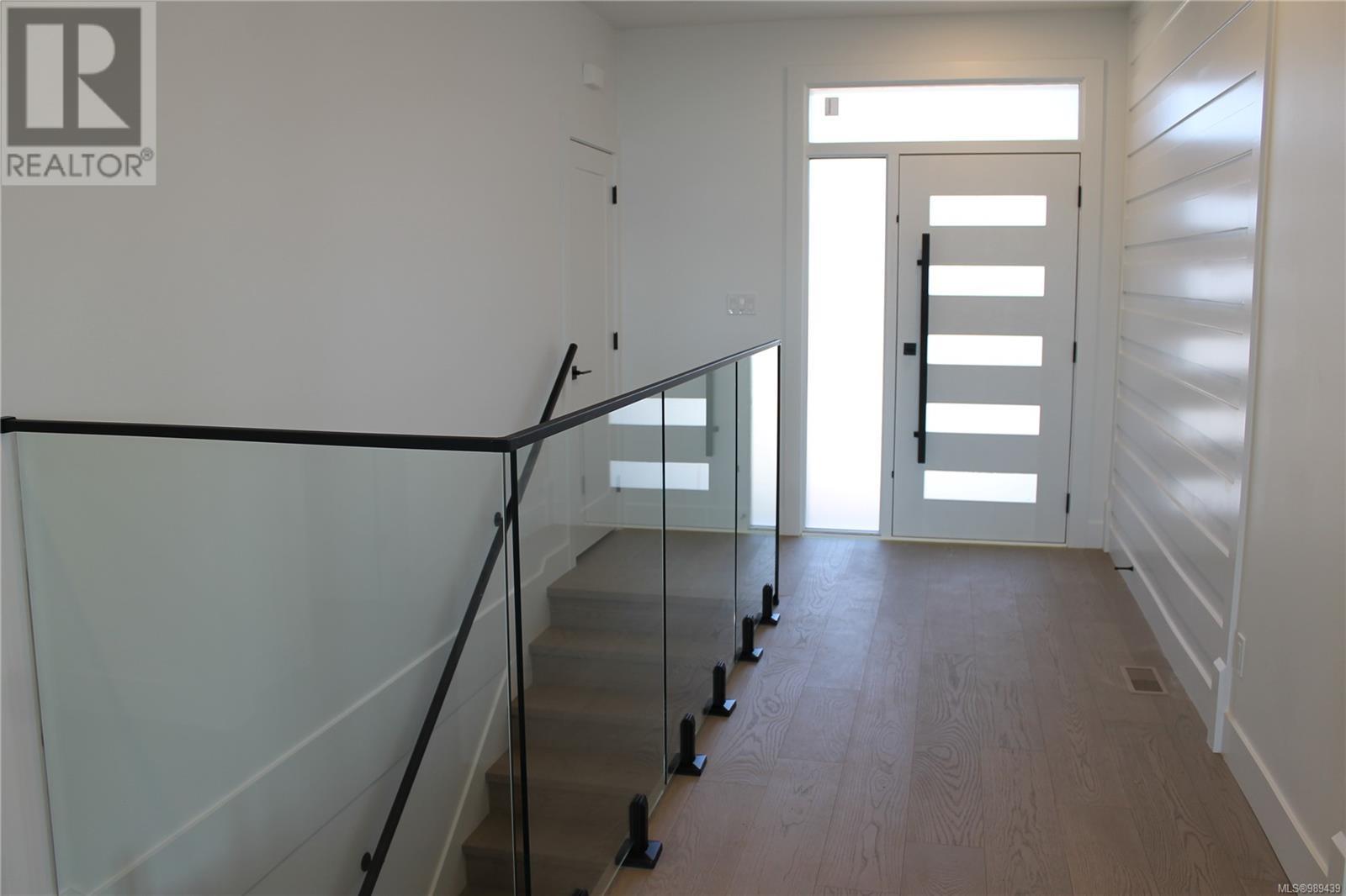 Property at 3211 Woodrush Dr image 4