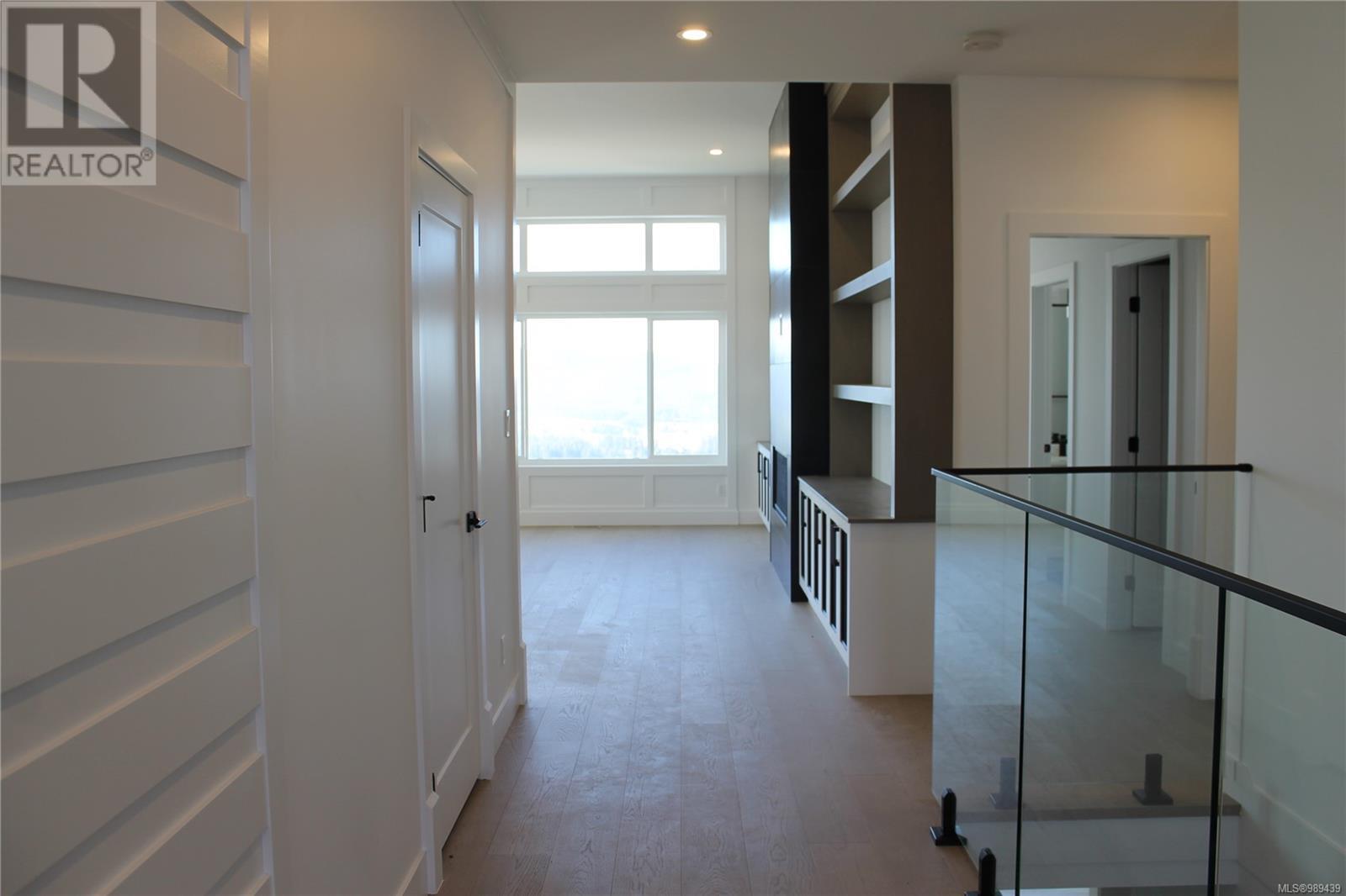 Property at 3211 Woodrush Dr image 5