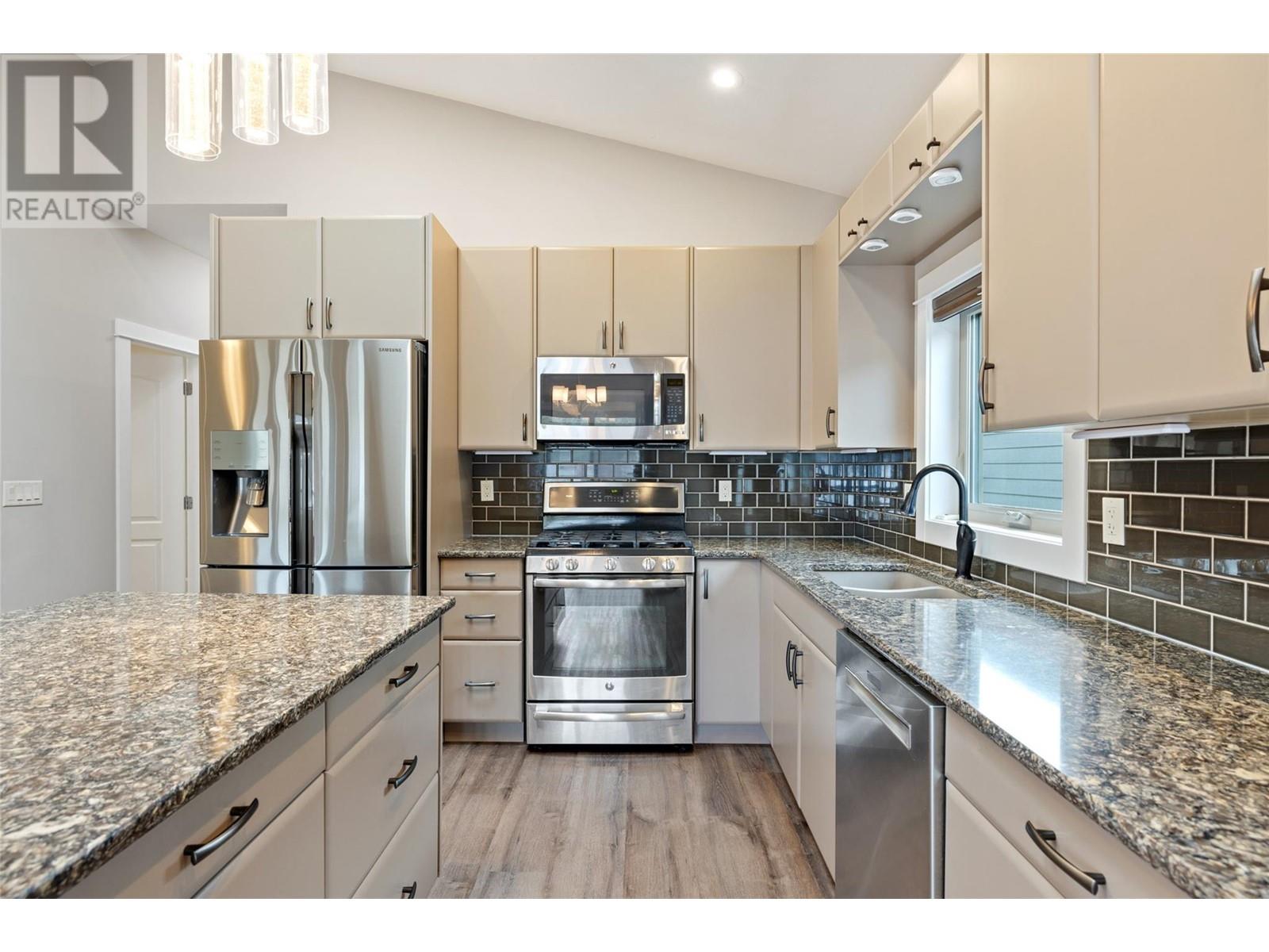 Property at 613 Nighthawk Avenue image 4