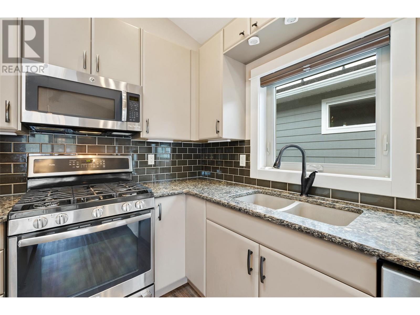 Property at 613 Nighthawk Avenue image 5