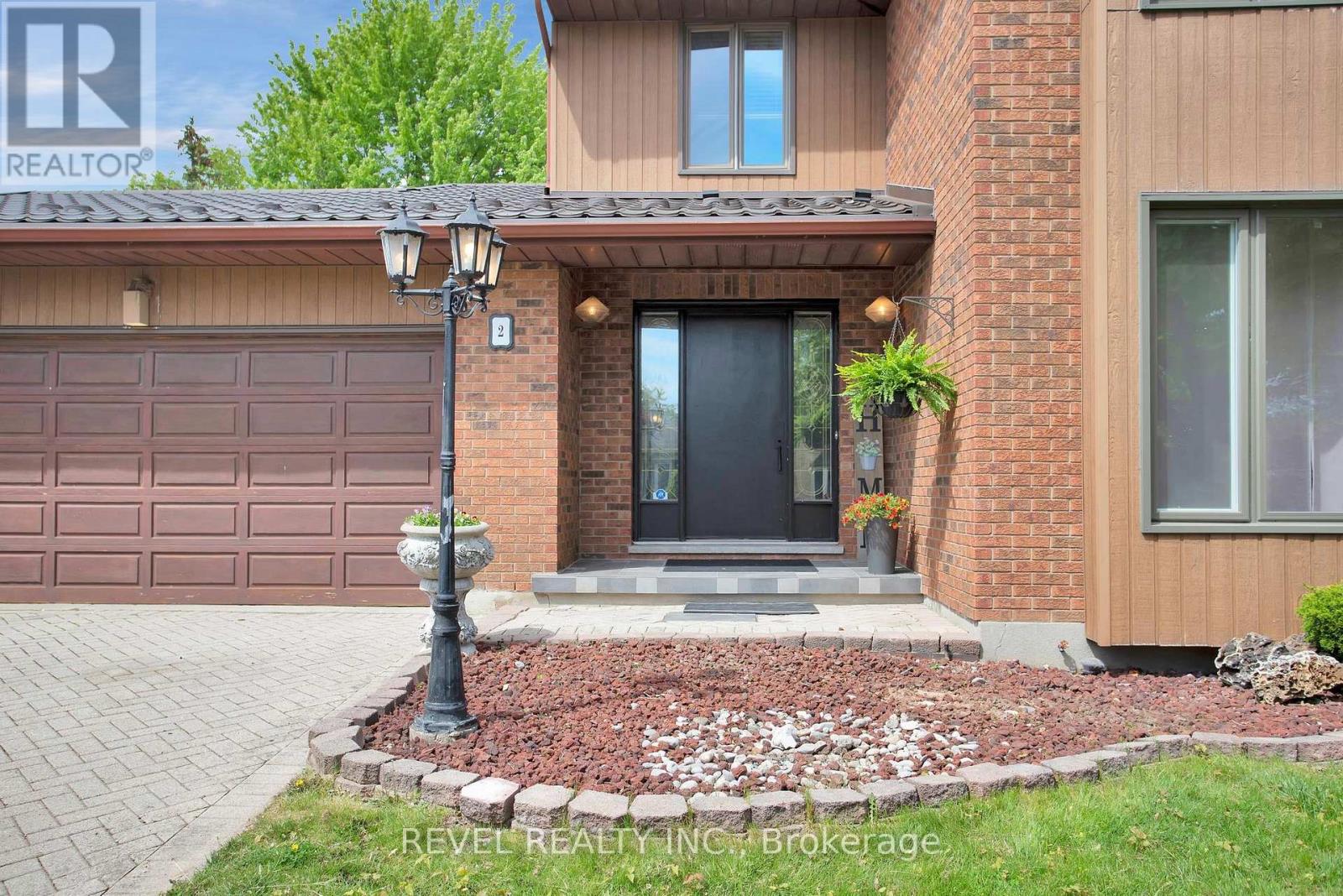 Property at 2 DEER VALLEY CRESCENT image 5