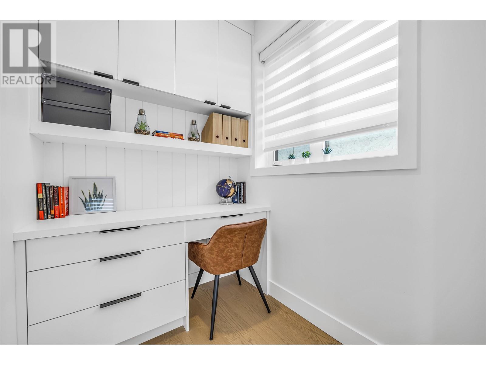 Listing Picture 15 of 28 : 848 E 38TH AVENUE, Vancouver / 溫哥華 - 魯藝地產 Yvonne Lu Group - MLS Medallion Club Member