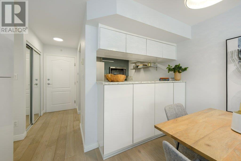 Listing Picture 10 of 37 : 1107 822 HOMER STREET, Vancouver / 溫哥華 - 魯藝地產 Yvonne Lu Group - MLS Medallion Club Member