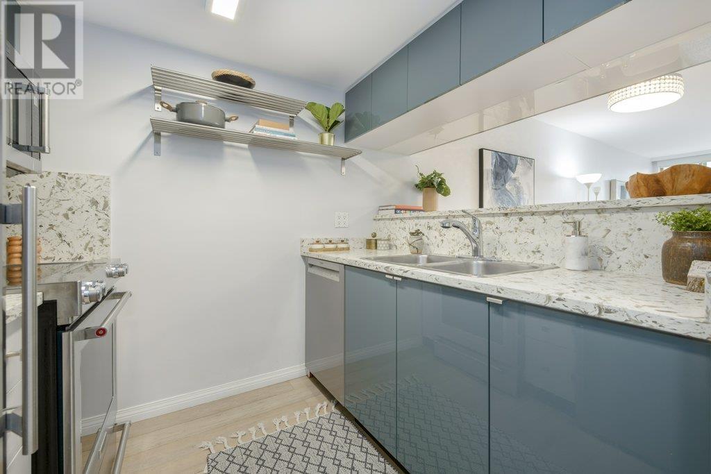 Listing Picture 11 of 37 : 1107 822 HOMER STREET, Vancouver / 溫哥華 - 魯藝地產 Yvonne Lu Group - MLS Medallion Club Member