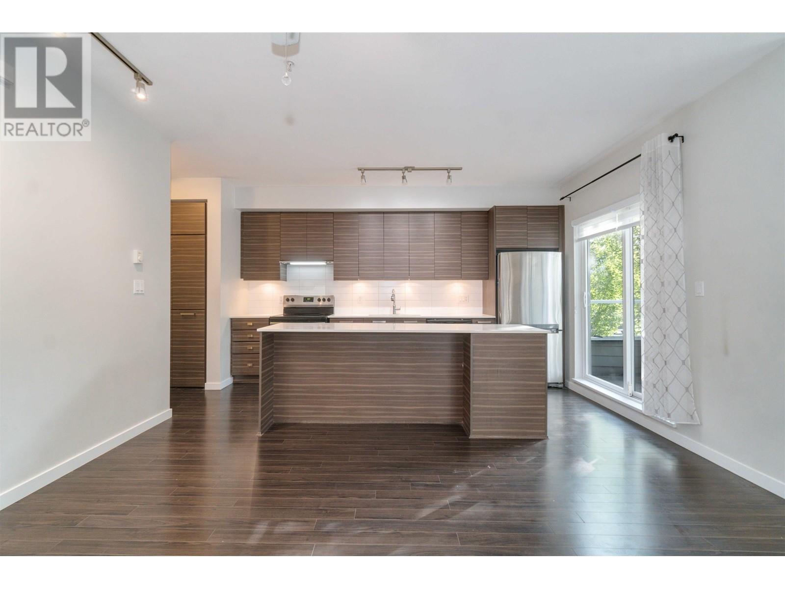 Listing Picture 12 of 27 : 41 6965 HASTINGS STREET, Burnaby / 本拿比 - 魯藝地產 Yvonne Lu Group - MLS Medallion Club Member