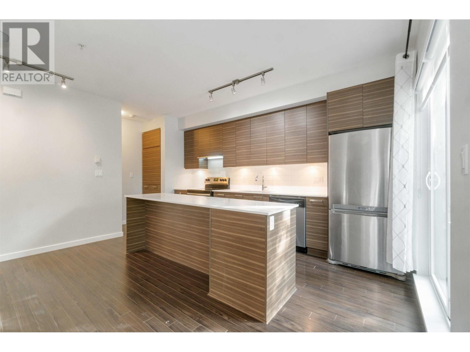 Listing Picture 13 of 27 : 41 6965 HASTINGS STREET, Burnaby / 本拿比 - 魯藝地產 Yvonne Lu Group - MLS Medallion Club Member