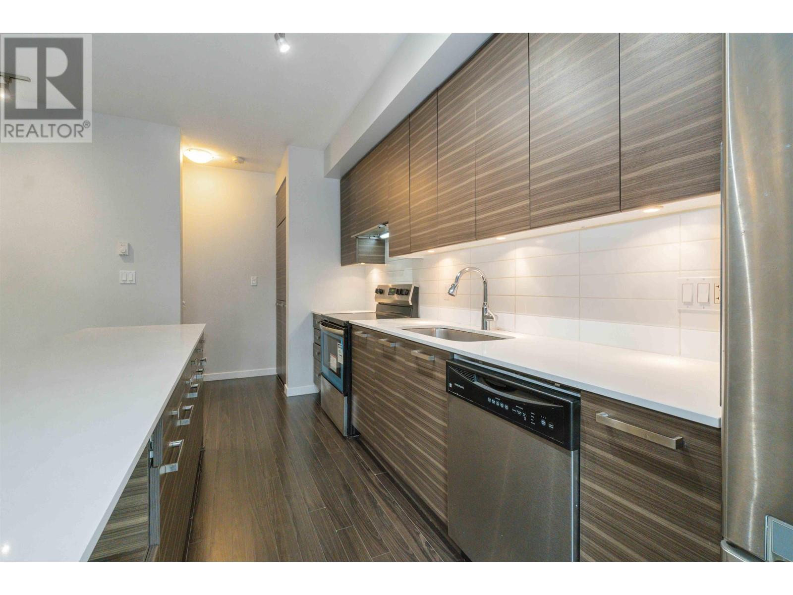 Listing Picture 14 of 27 : 41 6965 HASTINGS STREET, Burnaby / 本拿比 - 魯藝地產 Yvonne Lu Group - MLS Medallion Club Member