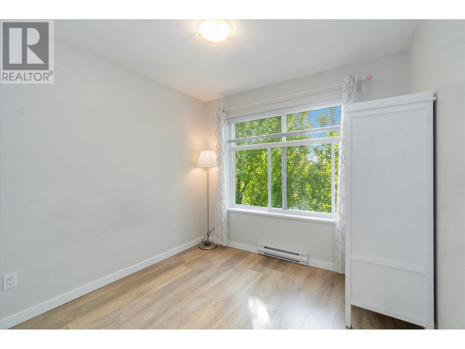 Listing Picture 18 of 27 : 41 6965 HASTINGS STREET, Burnaby / 本拿比 - 魯藝地產 Yvonne Lu Group - MLS Medallion Club Member