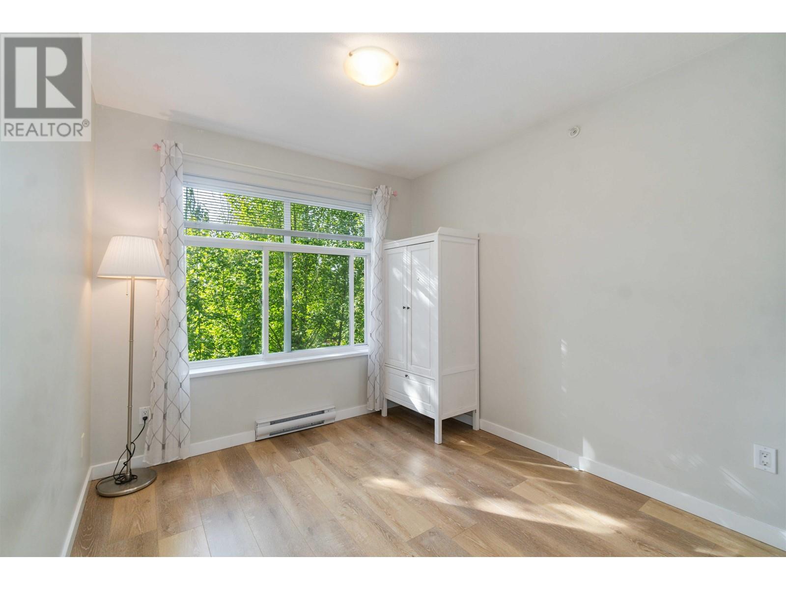 Listing Picture 19 of 27 : 41 6965 HASTINGS STREET, Burnaby / 本拿比 - 魯藝地產 Yvonne Lu Group - MLS Medallion Club Member