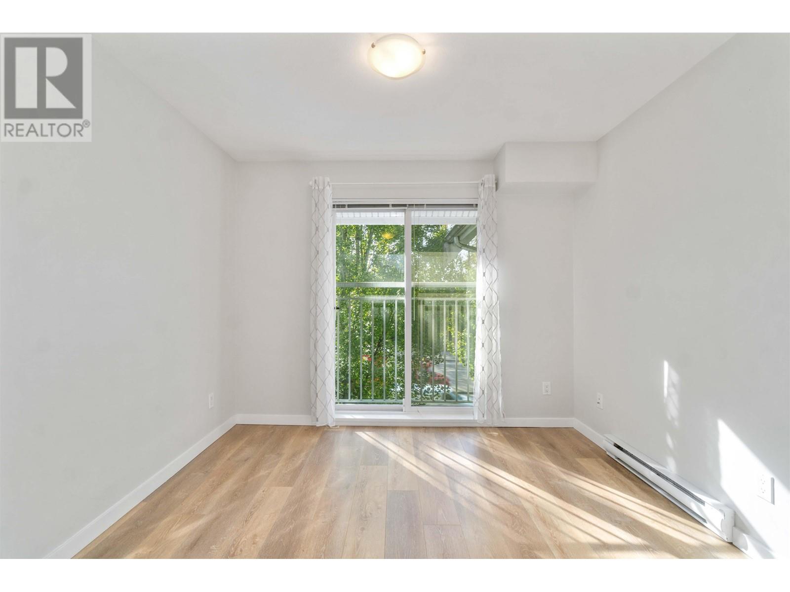 Listing Picture 23 of 27 : 41 6965 HASTINGS STREET, Burnaby / 本拿比 - 魯藝地產 Yvonne Lu Group - MLS Medallion Club Member