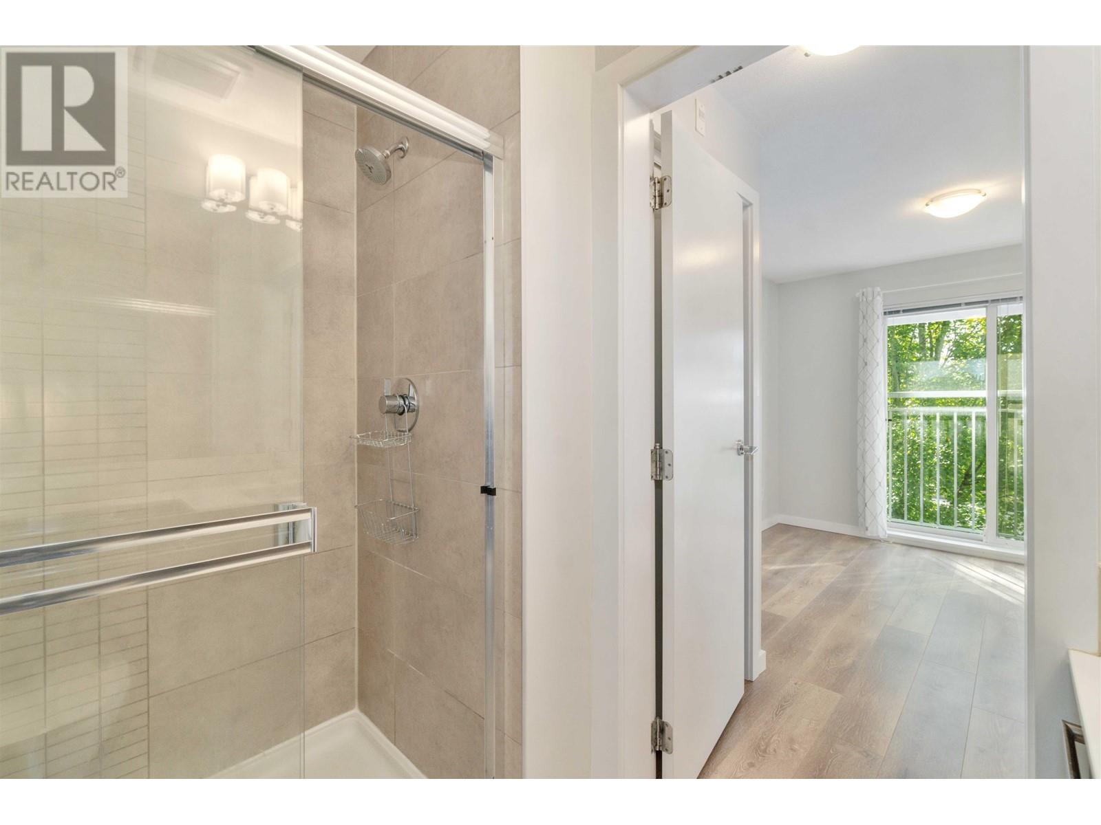 Listing Picture 24 of 27 : 41 6965 HASTINGS STREET, Burnaby / 本拿比 - 魯藝地產 Yvonne Lu Group - MLS Medallion Club Member