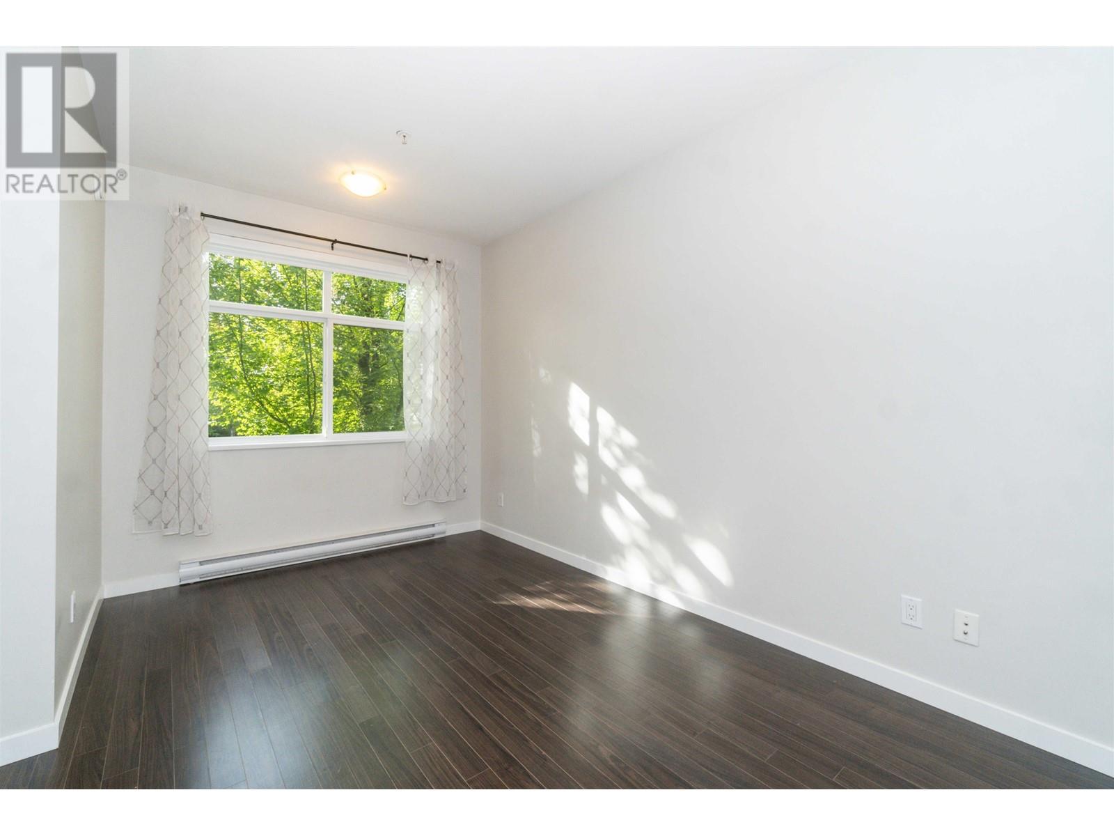Listing Picture 25 of 27 : 41 6965 HASTINGS STREET, Burnaby / 本拿比 - 魯藝地產 Yvonne Lu Group - MLS Medallion Club Member