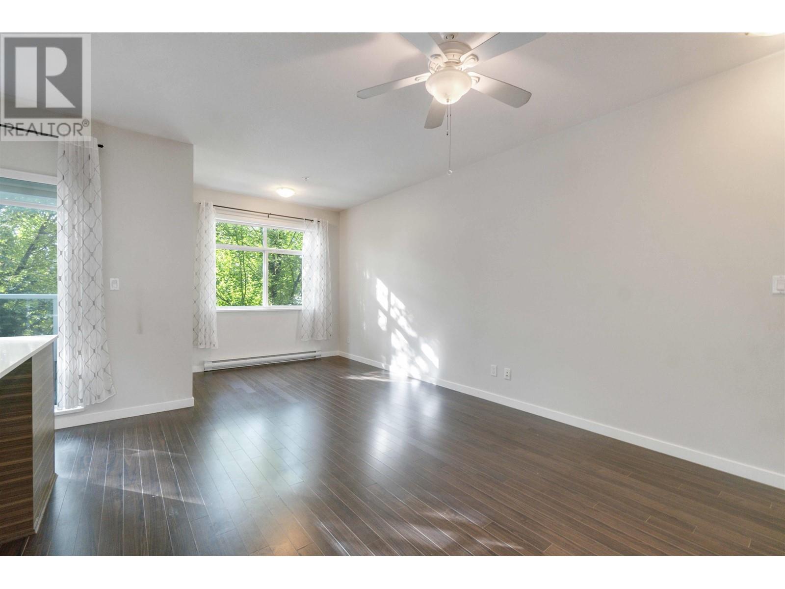 Listing Picture 7 of 27 : 41 6965 HASTINGS STREET, Burnaby / 本拿比 - 魯藝地產 Yvonne Lu Group - MLS Medallion Club Member