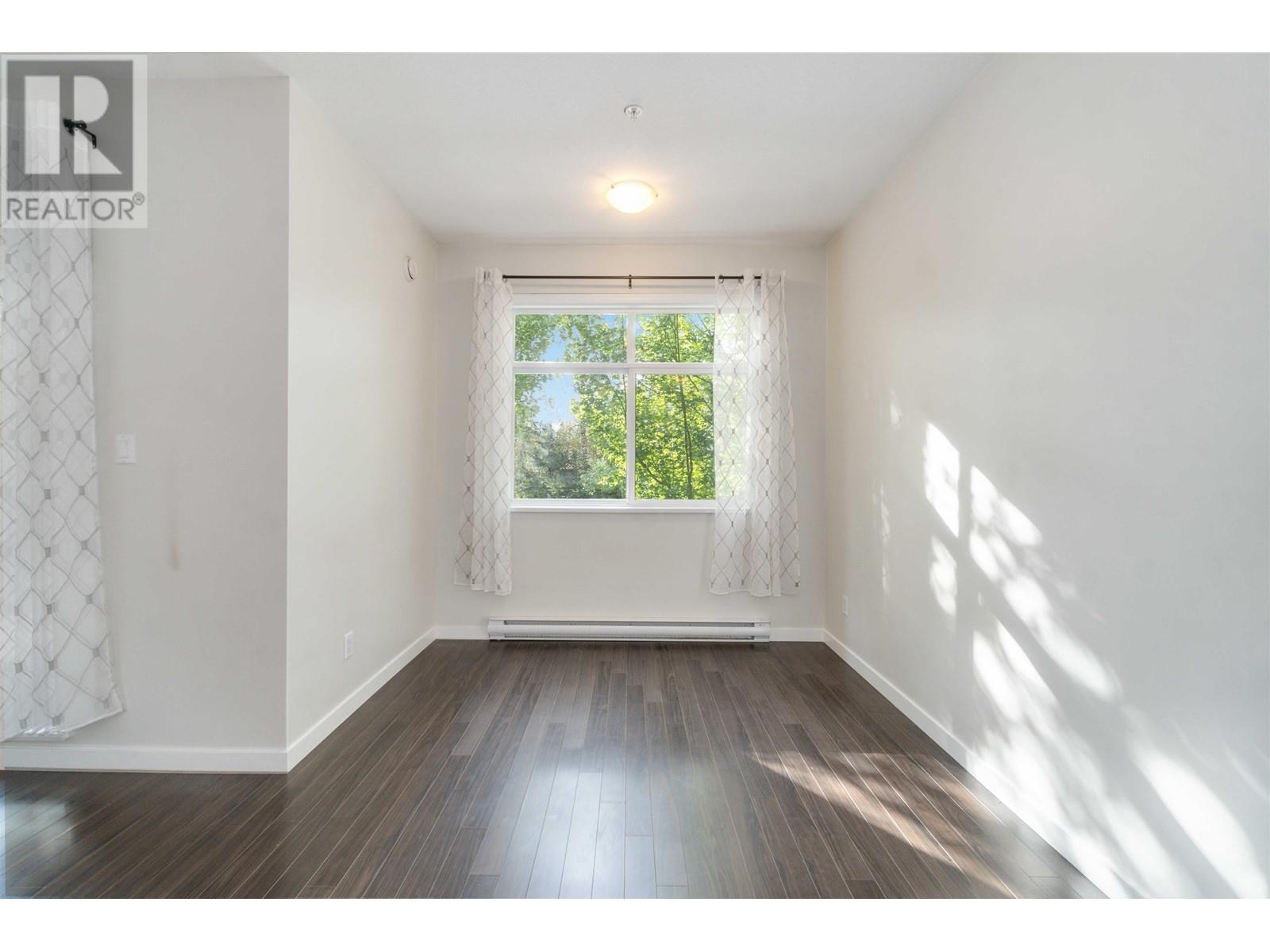 Listing Picture 8 of 27 : 41 6965 HASTINGS STREET, Burnaby / 本拿比 - 魯藝地產 Yvonne Lu Group - MLS Medallion Club Member
