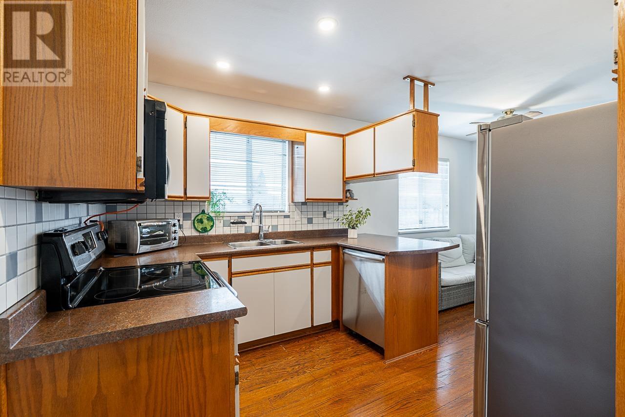 6075 Burns Street, Burnaby, British Columbia  V5H 1X3 - Photo 12 - R2971714