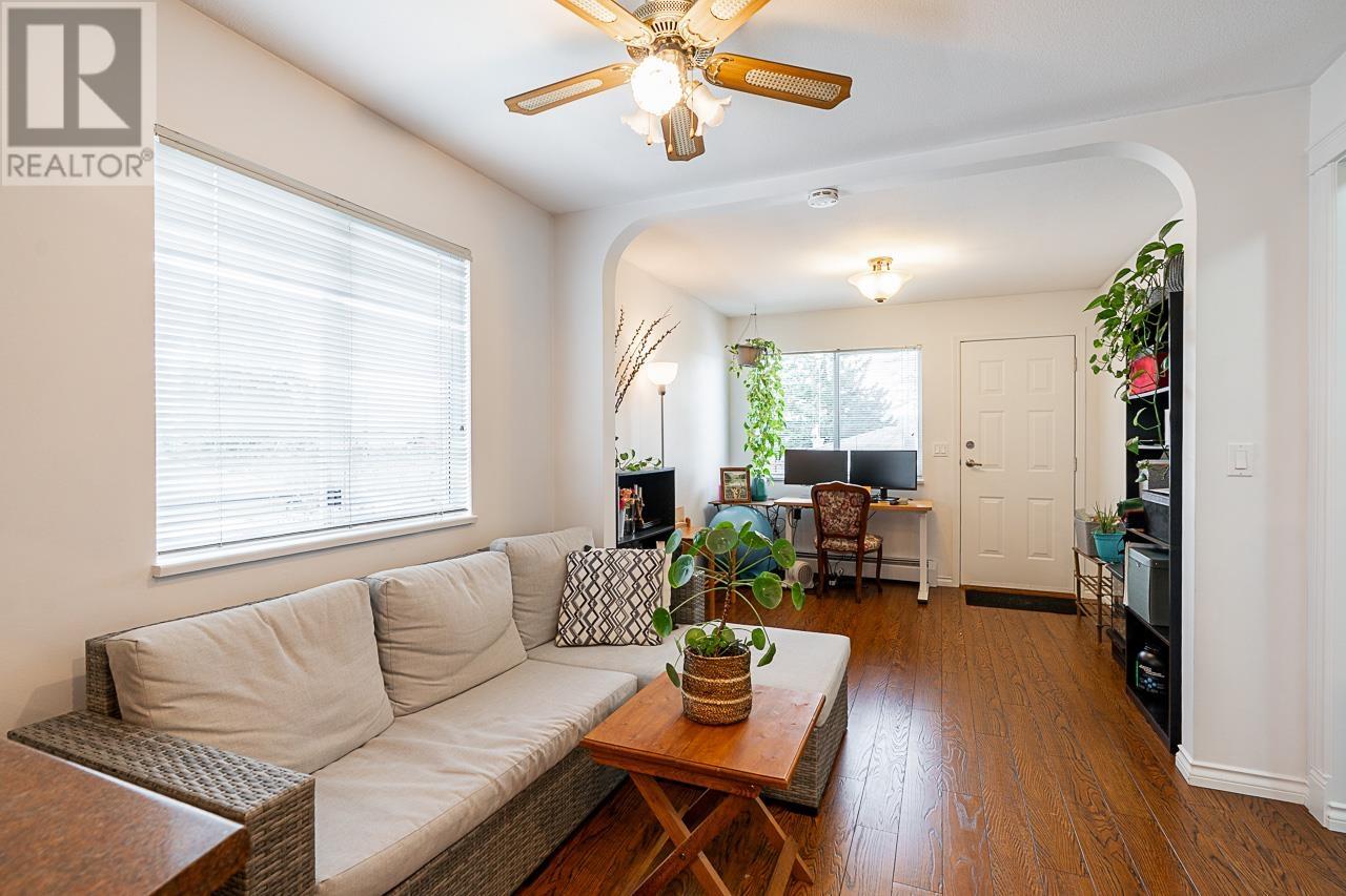 6075 Burns Street, Burnaby, British Columbia  V5H 1X3 - Photo 16 - R2971714