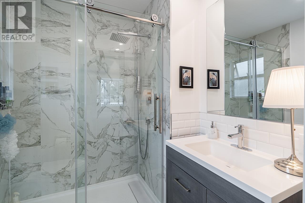 6075 Burns Street, Burnaby, British Columbia  V5H 1X3 - Photo 22 - R2971714