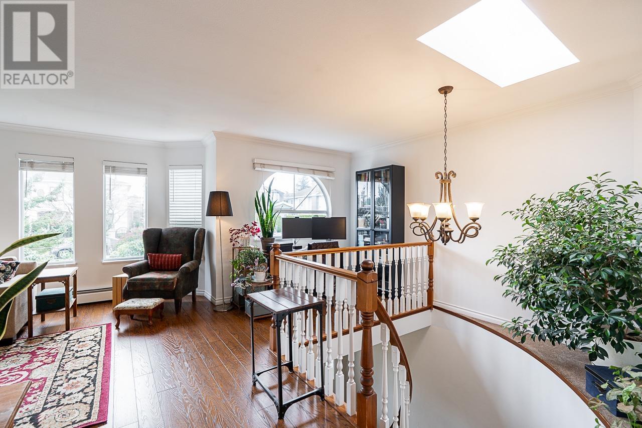 6075 Burns Street, Burnaby, British Columbia  V5H 1X3 - Photo 5 - R2971714