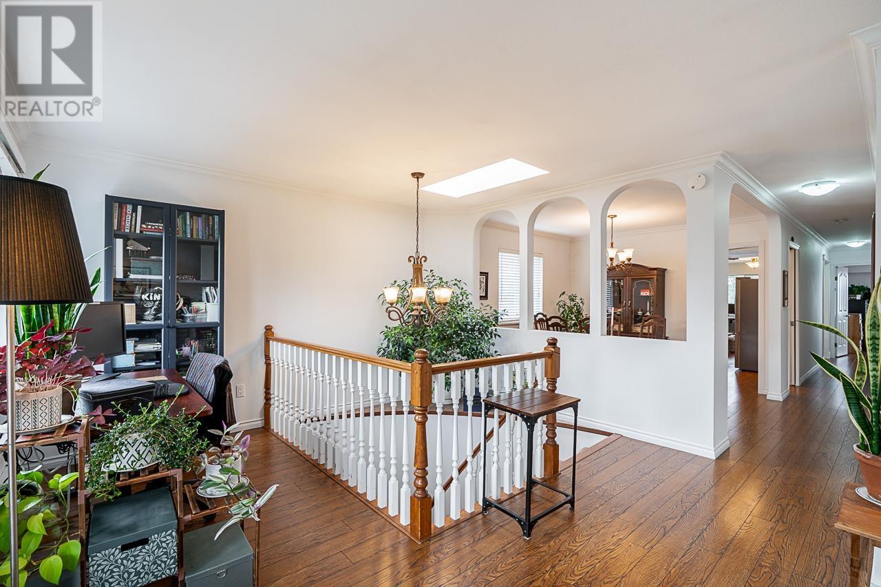 6075 Burns Street, Burnaby, British Columbia  V5H 1X3 - Photo 9 - R2971714