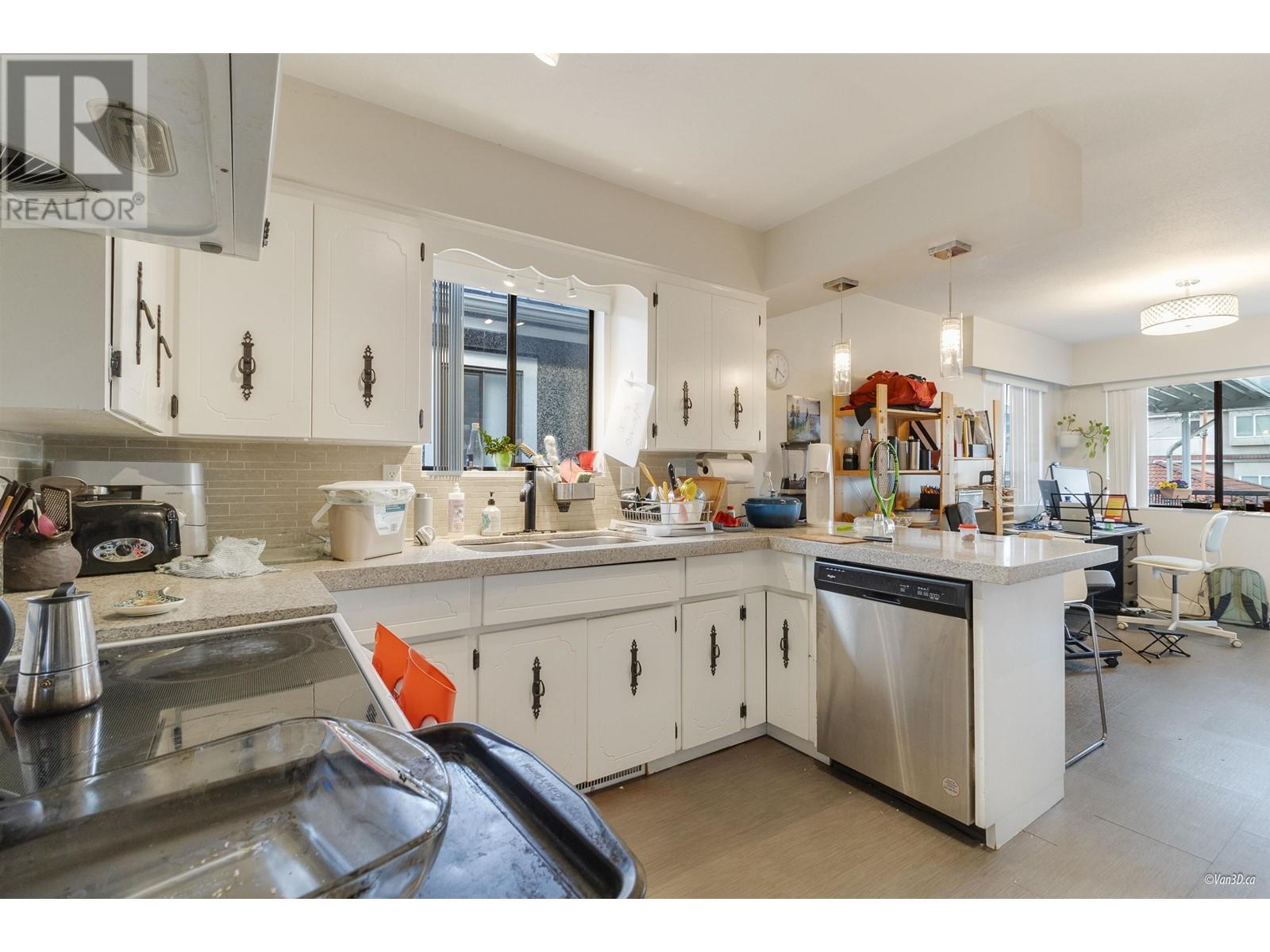 2752 Grant Street, Vancouver, British Columbia  V5K 3H2 - Photo 9 - R2971722