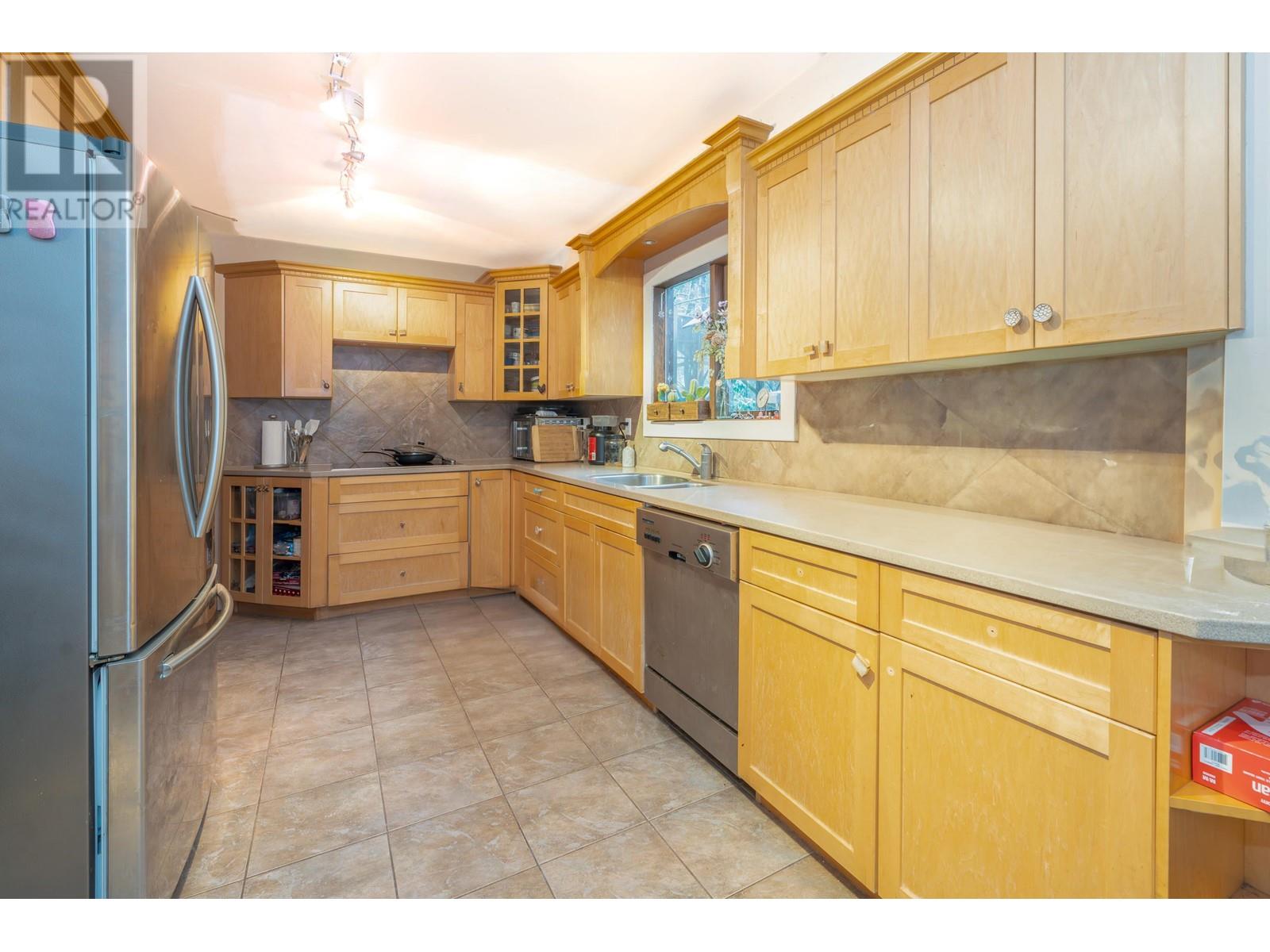 24640 110 Avenue, Maple Ridge, British Columbia  V2W 1G7 - Photo 11 - R2971724