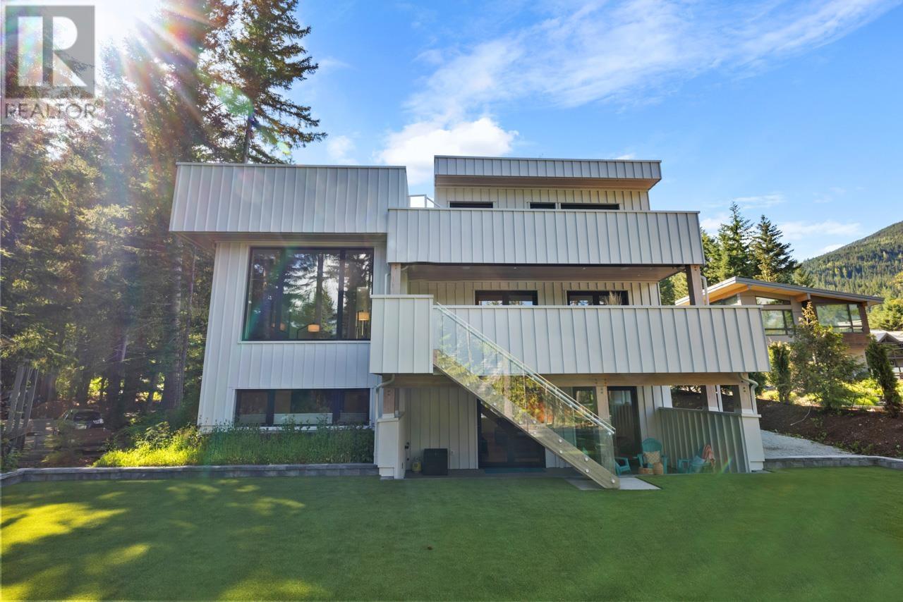 8328 Needles Drive, Whistler, British Columbia  V8E 0G1 - Photo 2 - R2971738