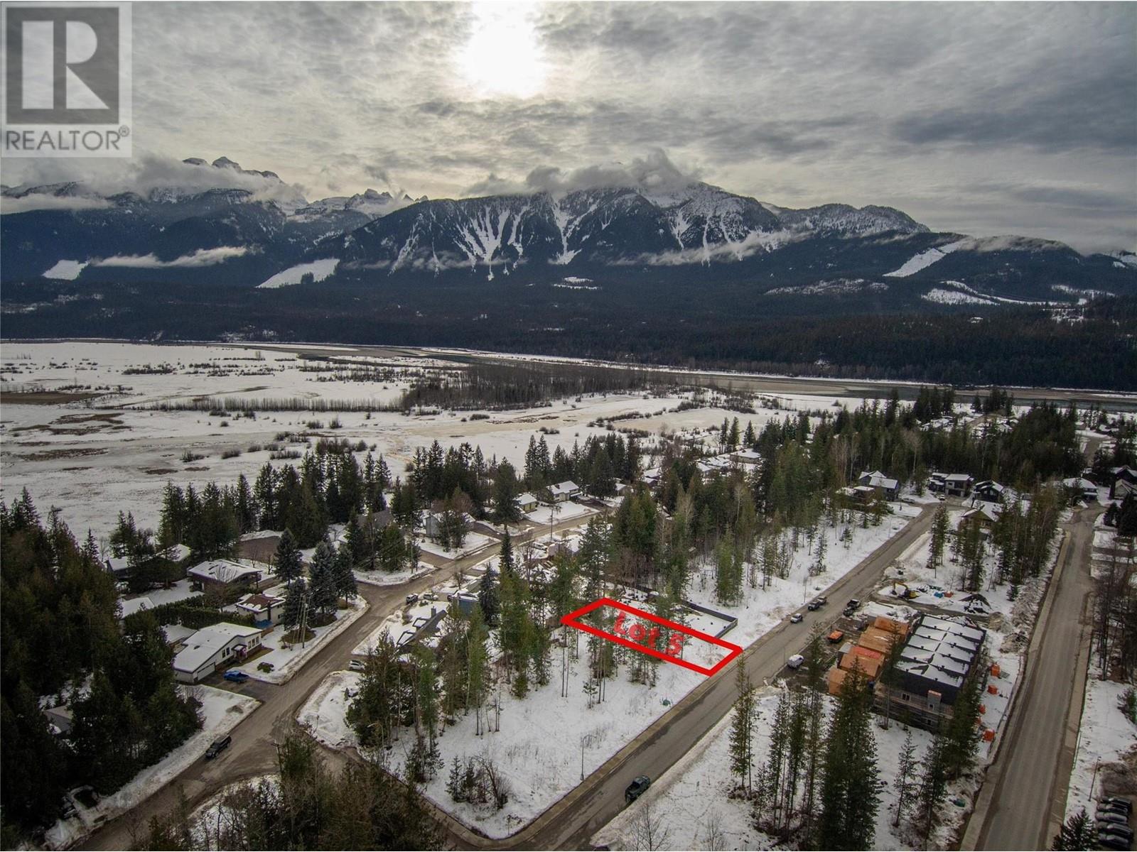1037 Williams Gate Lane, Revelstoke, British Columbia