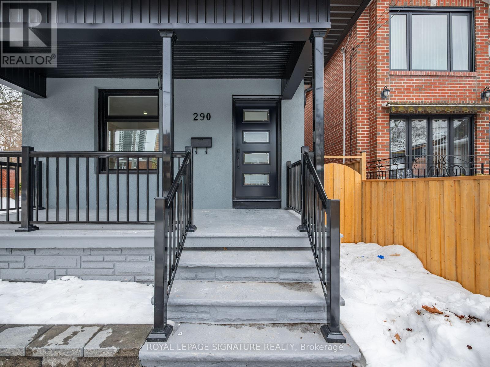 290 Chisholm Avenue, Toronto, Ontario  M4C 4W7 - Photo 3 - E11993584