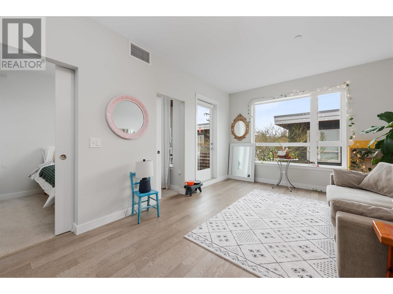 Listing Picture 5 of 14 : 202 4080 YUKON STREET, Vancouver / 溫哥華 - 魯藝地產 Yvonne Lu Group - MLS Medallion Club Member