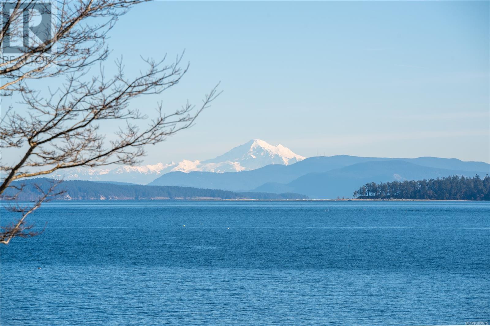 2 9360 Lochside Dr, Sidney, British Columbia  V8L 1N7 - Photo 13 - 989075