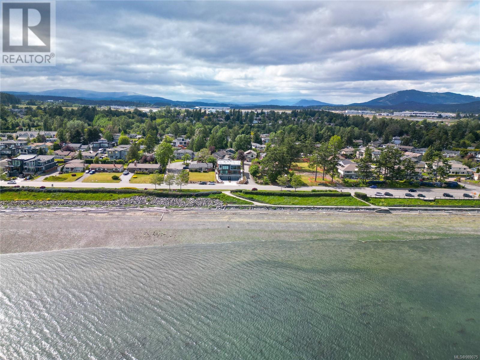 2 9360 Lochside Dr, Sidney, British Columbia  V8L 1N7 - Photo 47 - 989075
