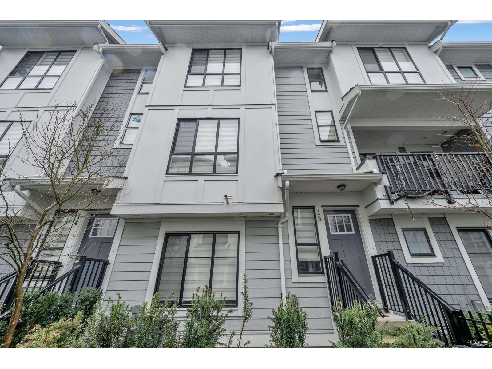 Property at 15 11556 72A AVENUE image 2