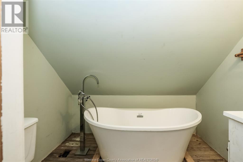 Property at 1018 DROUILLARD image 5