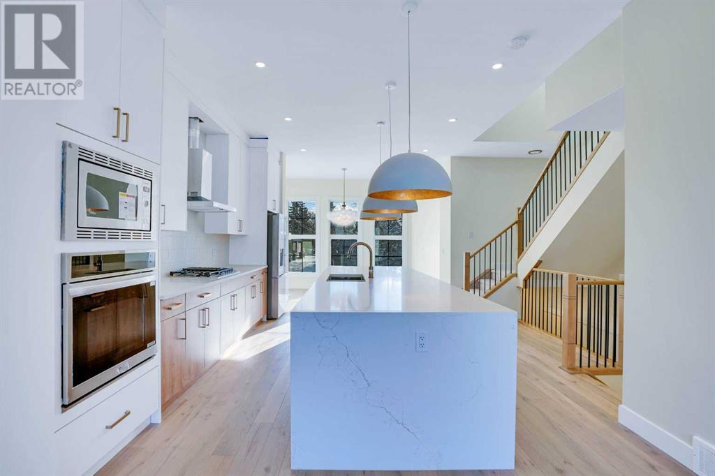 Property at 2112 23 Avenue SW image 4