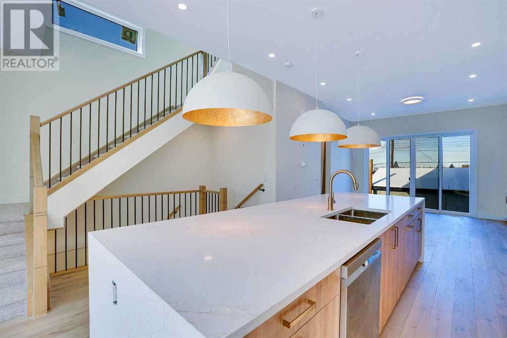 Property at 2112 23 Avenue SW image 5
