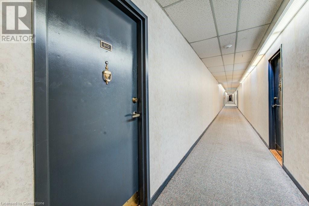 Property at 65 WESTMOUNT Road N image 3