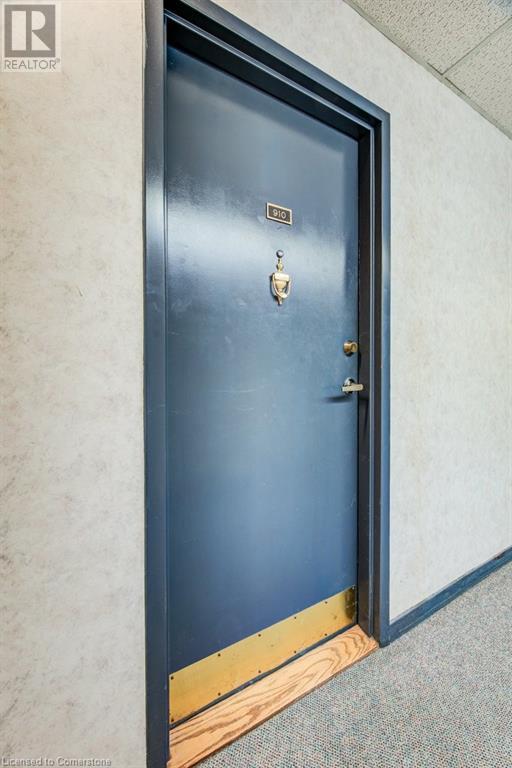 Property at 65 WESTMOUNT Road N image 4