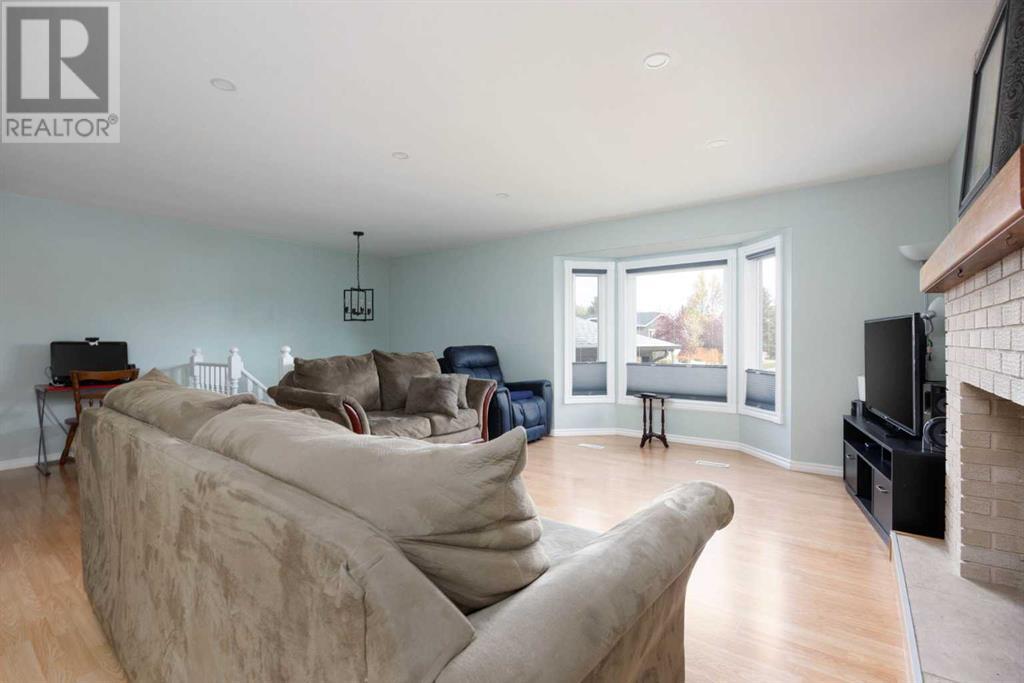 Property at 121 Berens Place image 4