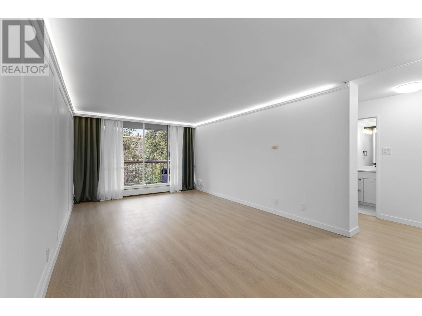Property at 1102 2012 FULLERTON AVENUE image 3
