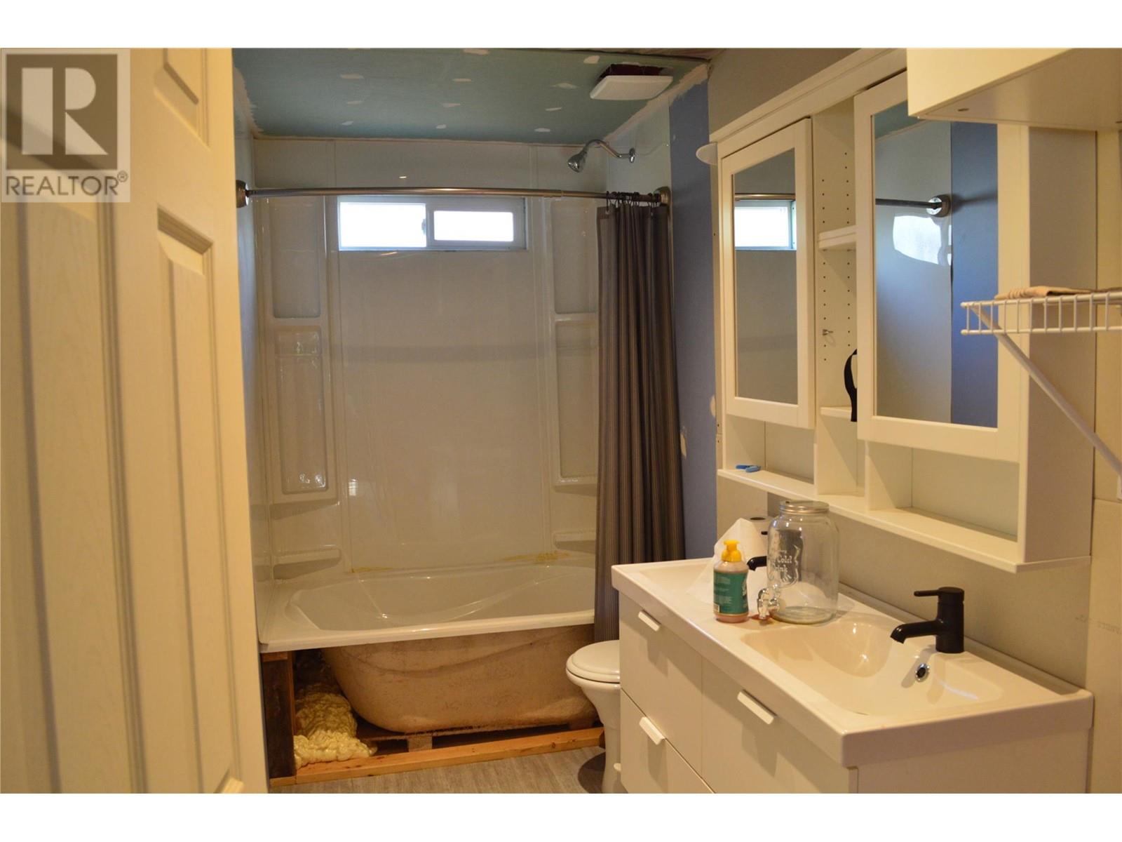 4024 Finucane-Rokosh Road, Malakwa, British Columbia  V0E 2J0 - Photo 12 - 10336973