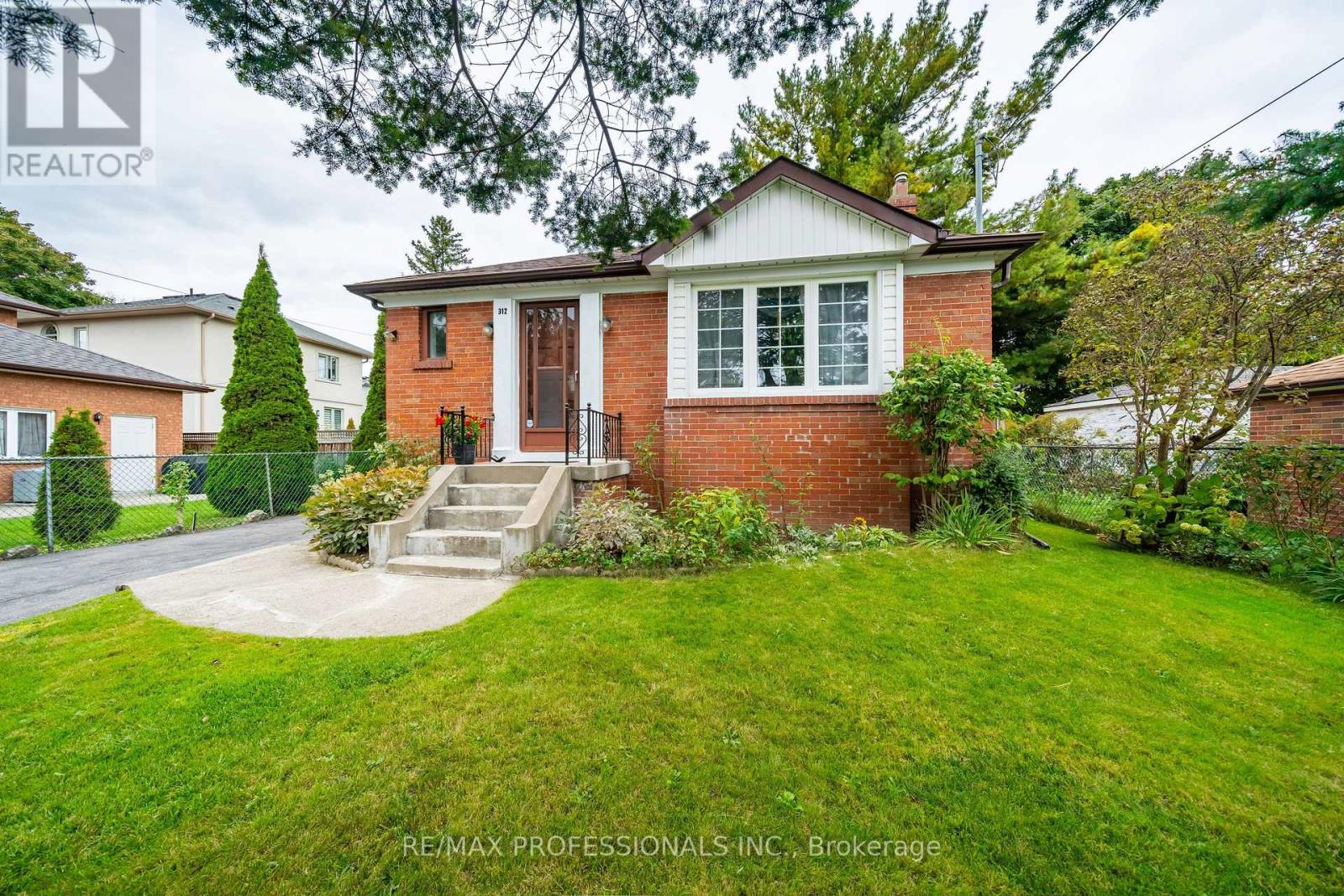 Property at 312 DALESFORD ROAD image 4